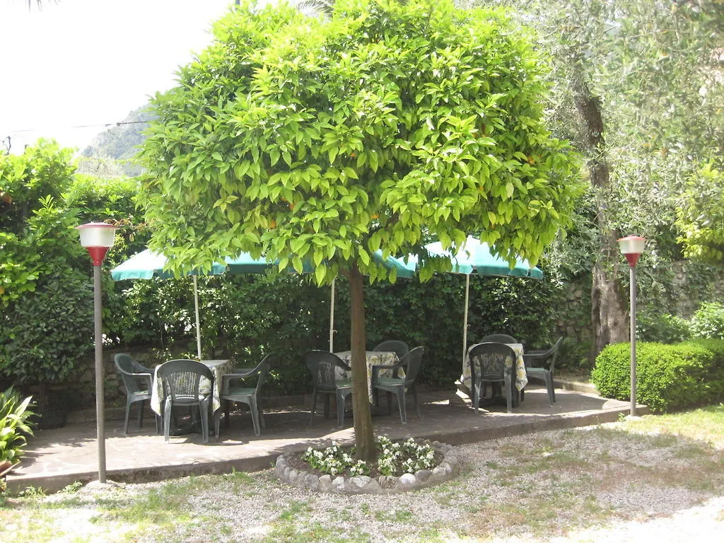 Albergo Villa Lori Limone sul Garda 0*,